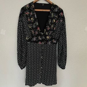 Free People Women’s dress long sleeve with belt size small.